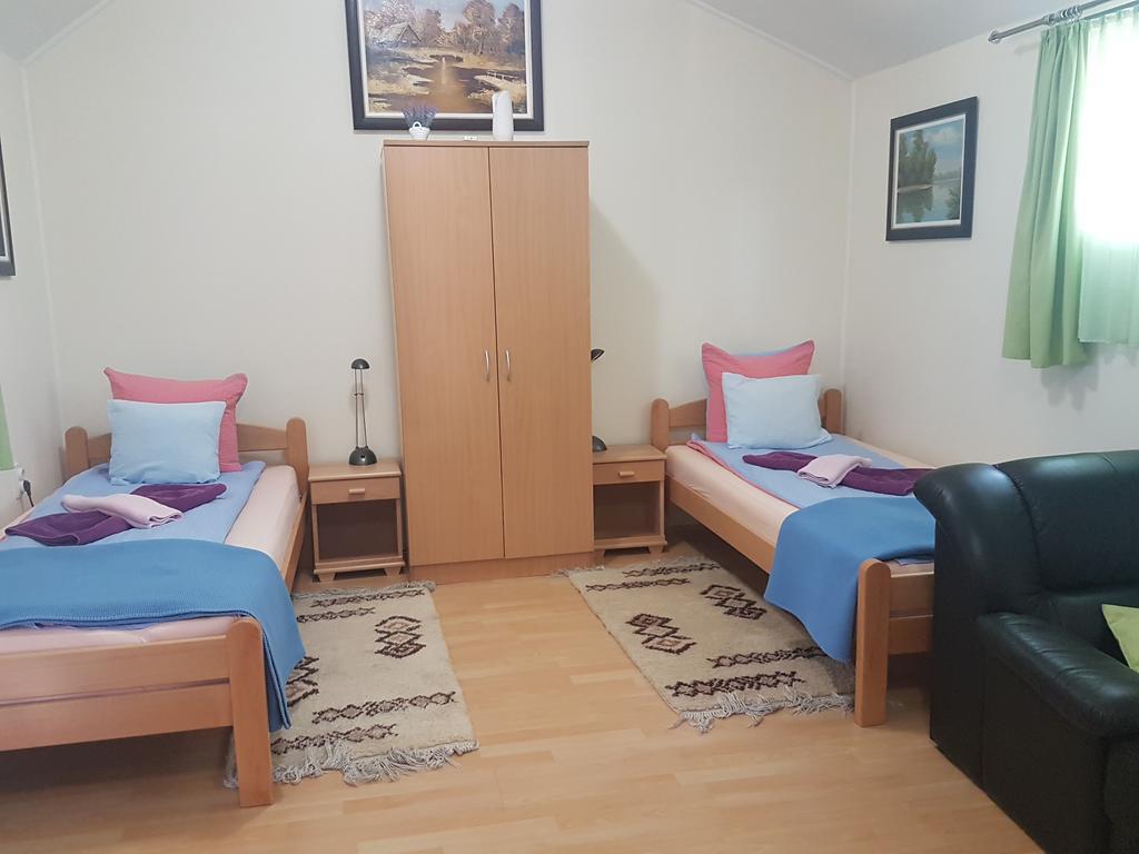 Guest House Rose Smederevska Palanka Extérieur photo