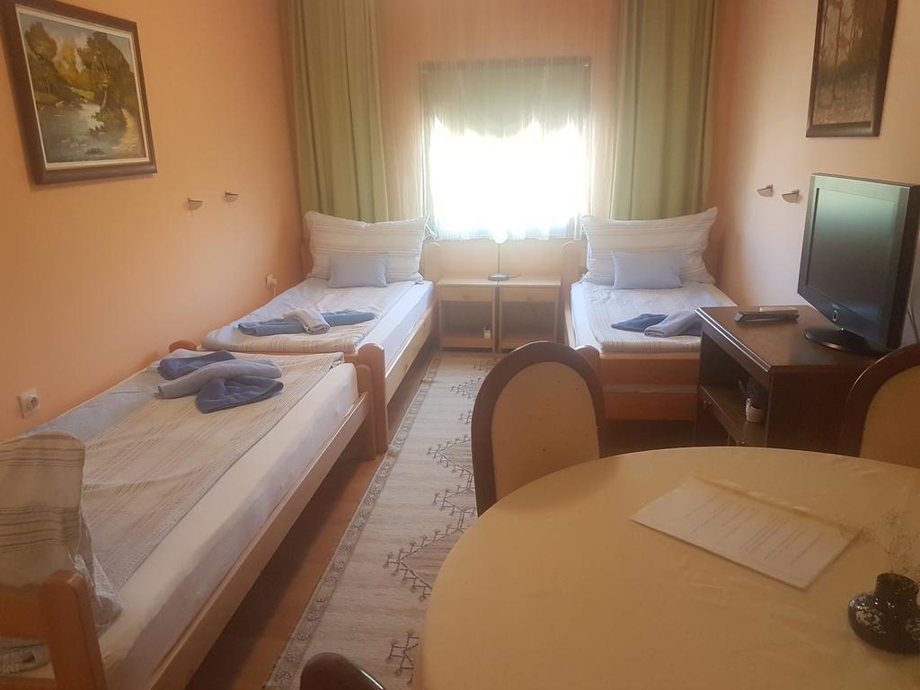 Guest House Rose Smederevska Palanka Extérieur photo