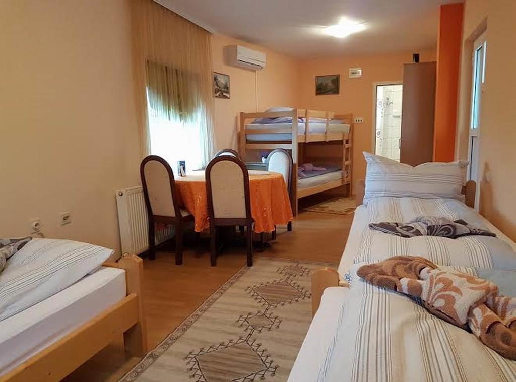 Guest House Rose Smederevska Palanka Extérieur photo